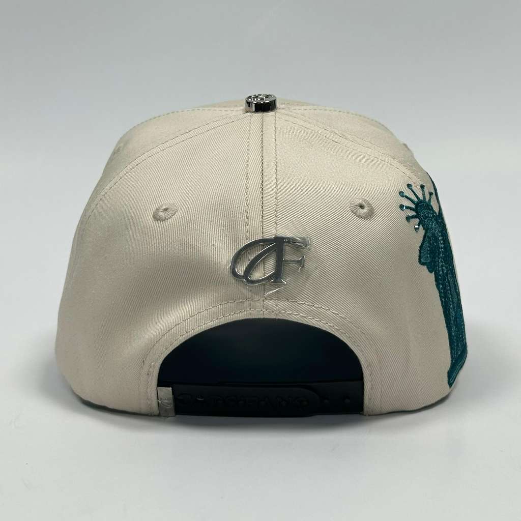 GORRA NY CRISTALS LIGHT BLUE